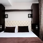 Town House 3* Тирана