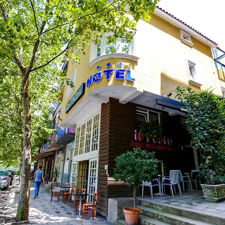 Отель Town House 3*