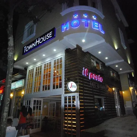 Town House 호텔 3*