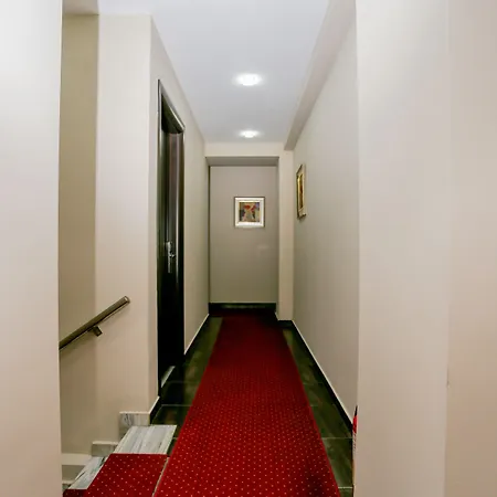 Town House Tiran