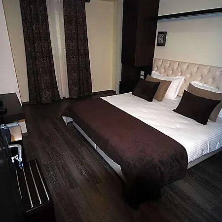 Town House Otel Tiran