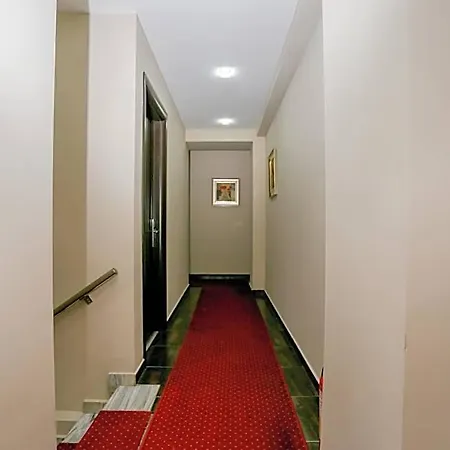 Town House Otel Tiran