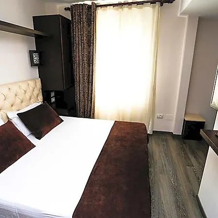 Otel Town House Tiran