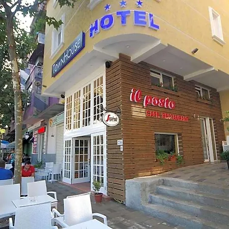 Town House 3* Tiran
