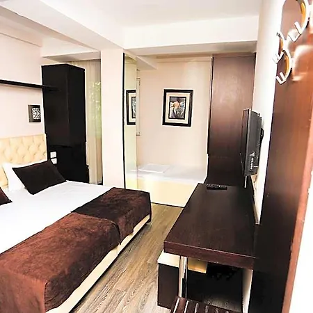 Town House Otel