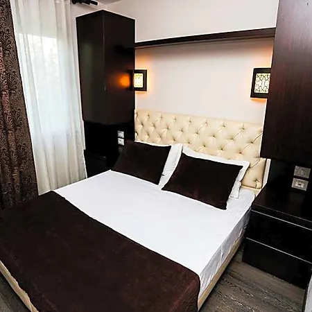 Town House Tiran