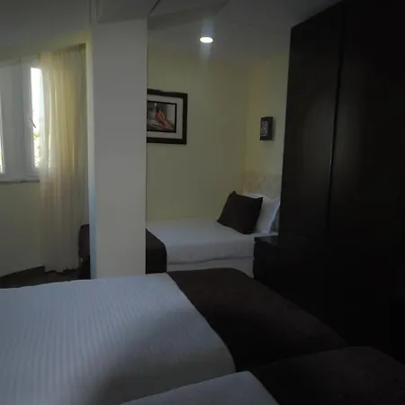Hotel Town House 3*