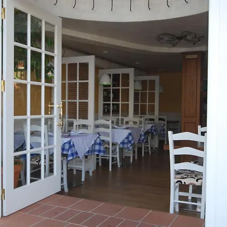 Town House Hotel