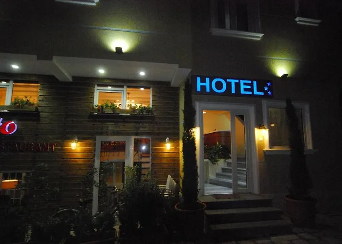 Town House Hotel 3*